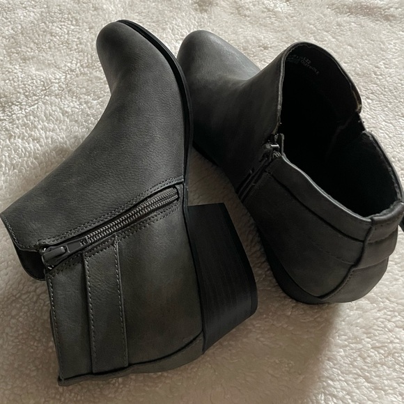 Booties - Picture 3 of 4